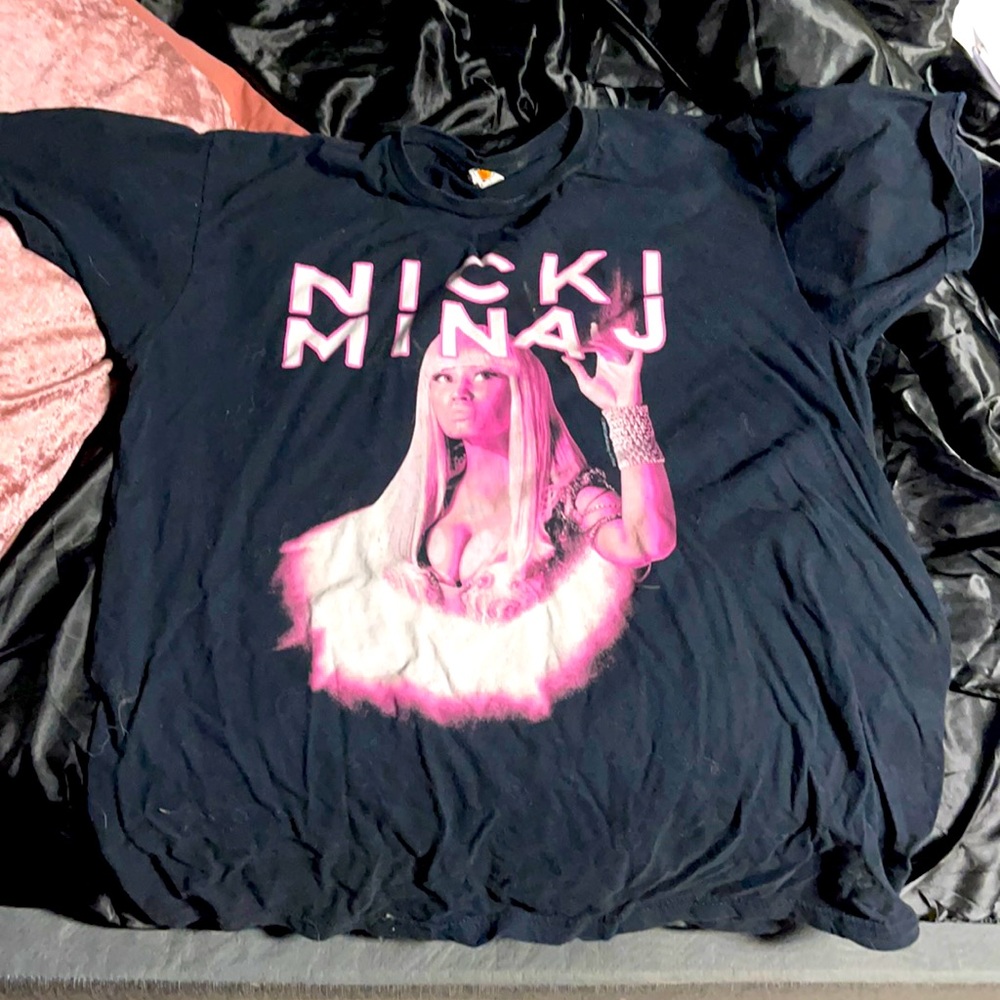 Nicki Minaj size  xl shirt